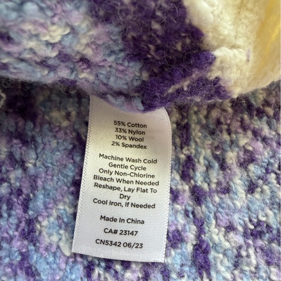 Talbots Purple and Cream Zigzag Turtleneck Sweater - Picture 5 of 6